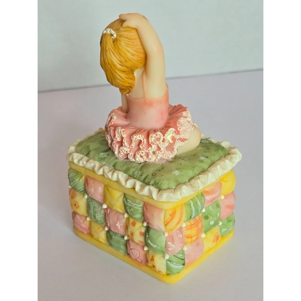 Ballerina Girl Trinket Box Jewelry Keepsake Pink Tutu‎ Quilted Design Vintage